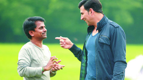 kaththi,ar muragadoss,akshay kumar,salman khan,kaththi bollywood remake  బాలీవుడ్ 'కత్తి' కథ ఇది! 